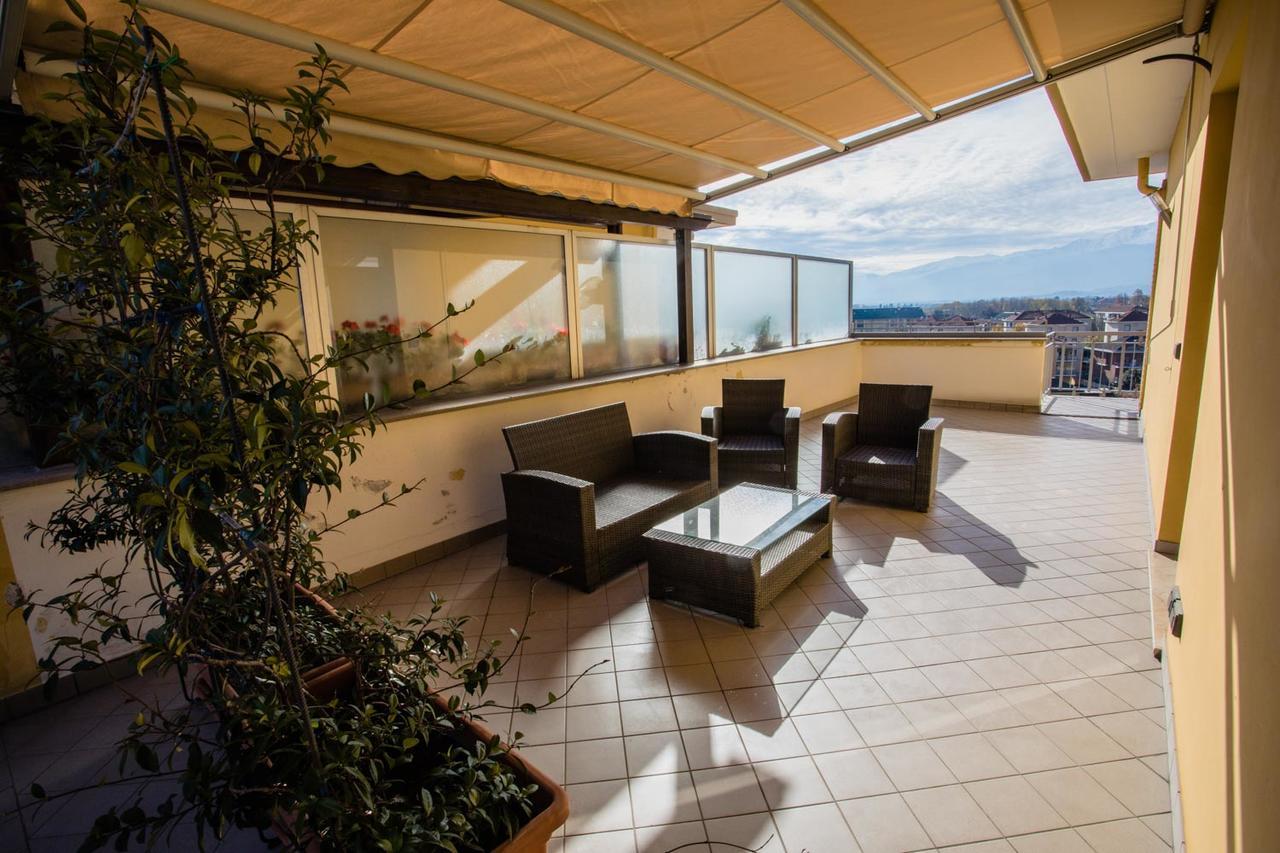 Ferienwohnung Terrazza Di Pinerolo Exterior foto